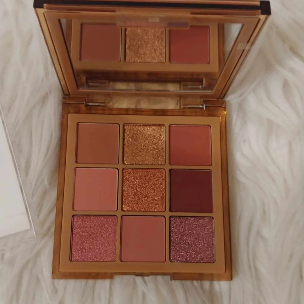 💖FIRM! NWT HUDA BEAUTY MEDIUM NUDE OBSESSIONS EYESHADOW PALETTE
